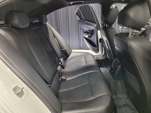 Used 2017 BMW 330i xDrive Sedan image 34
