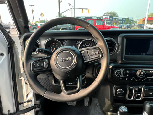 Used 2023 Jeep Gladiator Sport image 16