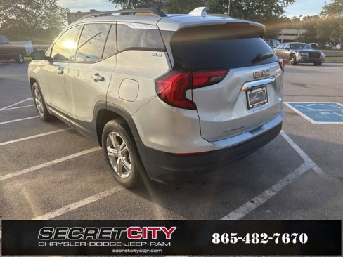Used 2018 GMC Terrain SLE w/ Driver Convenience Package image 5