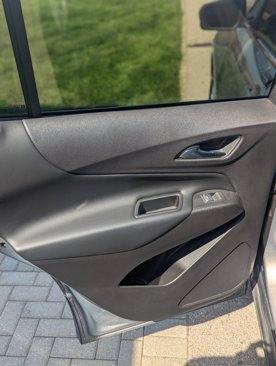 Used 2018 Chevrolet Equinox LT w/ Sun & Infotainment Package image 13
