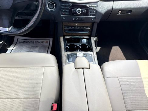 Used 2010 Mercedes-Benz E 350 4MATIC Sedan image 19