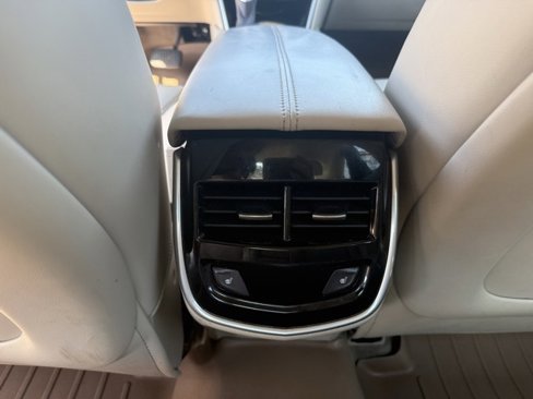 Used 2013 Cadillac XTS Luxury image 19