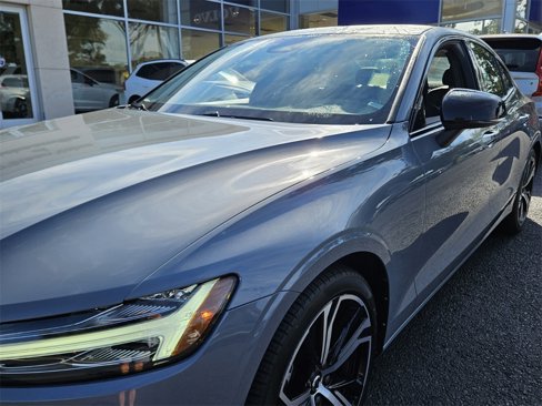 Certified 2024 Volvo S60 B5 Core image 23