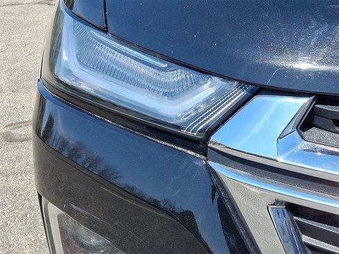 Used 2022 Chevrolet Traverse LT w/ LT Premium Package image 28