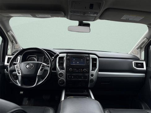 Used 2018 Nissan Titan PRO-4X image 7