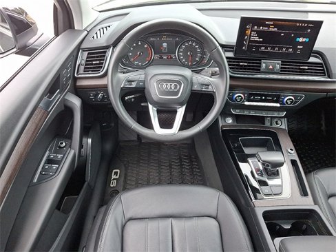 Used 2022 Audi Q5 2.0T Premium w/ Convenience Package image 11