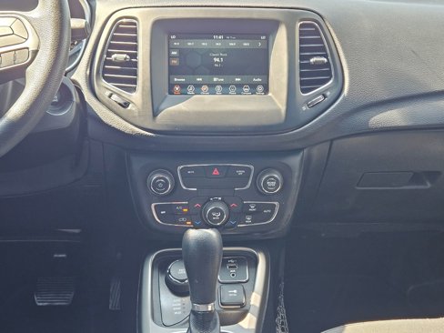 Used 2020 Jeep Compass Sport image 10