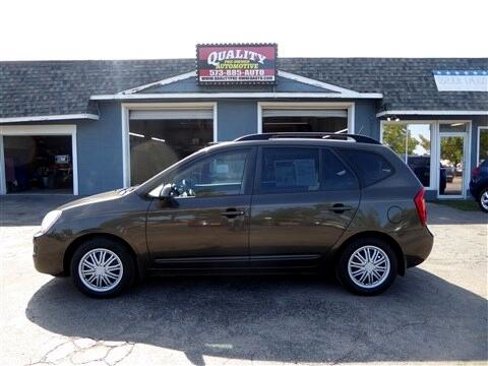 Used 2009 Kia Rondo LX image 1