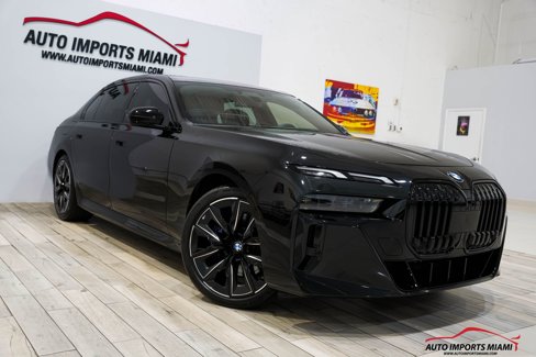 Used 2024 BMW 740i image 28