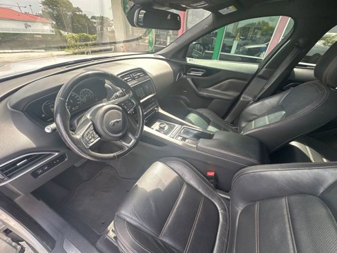 Used 2018 Jaguar F-PACE Prestige image 12