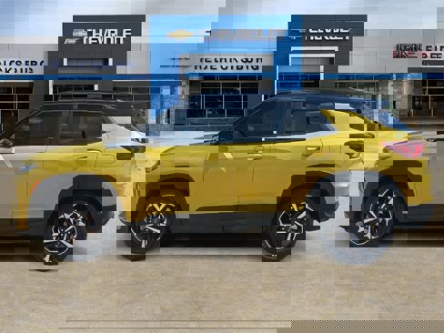 Used 2023 Chevrolet TrailBlazer RS w/ Sun and Liftgate Package image 2