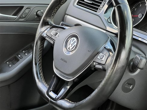 Used 2016 Volkswagen Jetta Sport image 33
