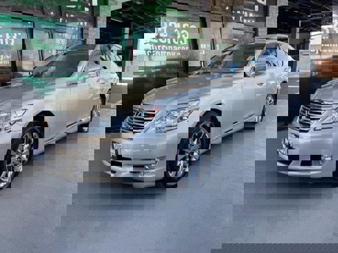 Used 2011 Lexus LS 460 image 1
