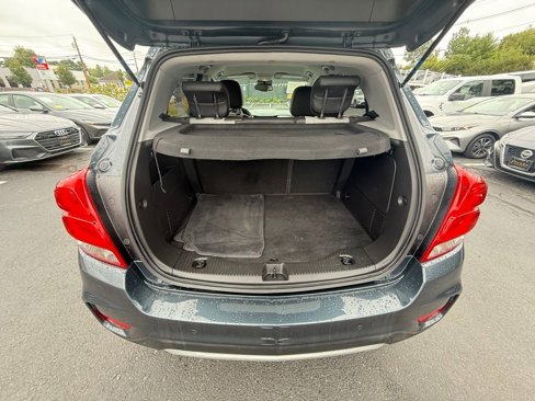 Used 2022 Chevrolet Trax LT w/ Premium Seat Package image 13