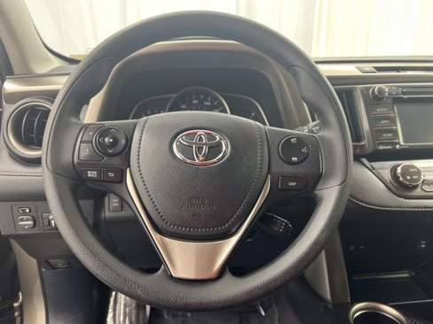 Used 2015 Toyota RAV4 XLE image 17