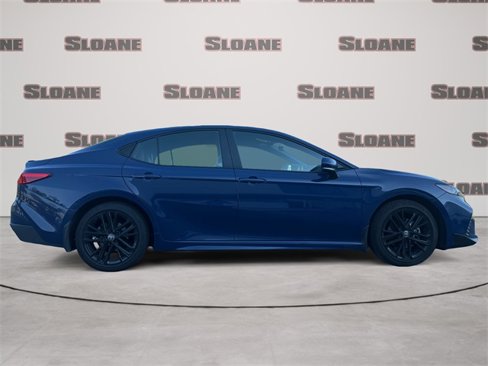 Used 2025 Toyota Camry SE image 6
