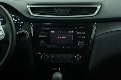 Used 2016 Nissan Rogue SV image 15