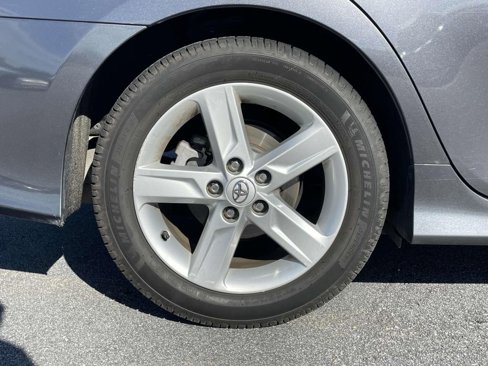Used 2014 Toyota Camry image 30