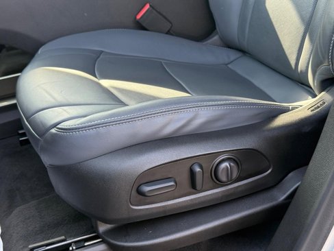 Used 2021 Buick Enclave Essence w/ Sport Touring Edition image 27