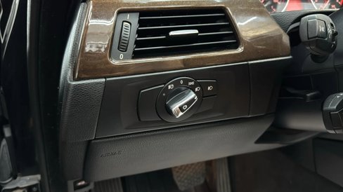 Used 2009 BMW 328i Convertible image 34