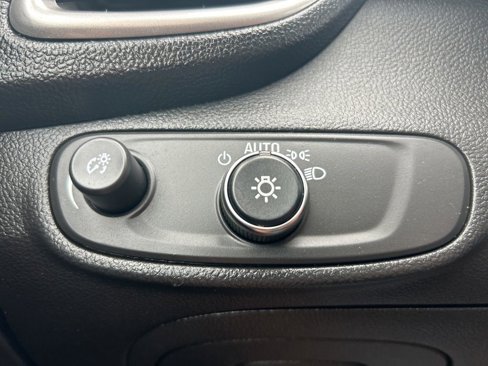 Used 2021 Chevrolet Trax LS image 21