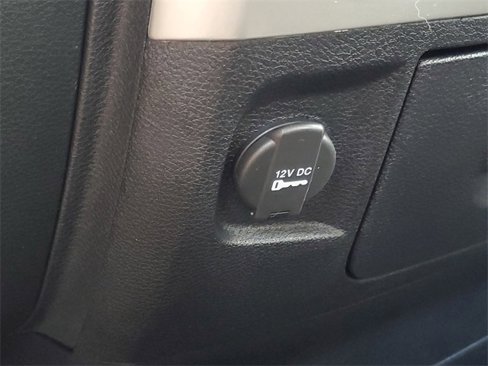Used 2016 RAM 1500 Laramie w/ Convenience Group image 27