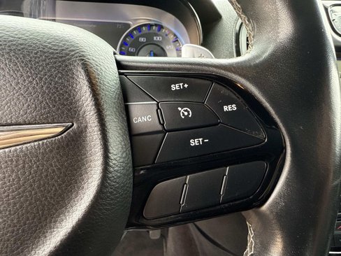 Used 2018 Chrysler 300 S w/ 300S Premium Group image 18