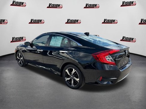 Used 2018 Honda Civic Touring image 7