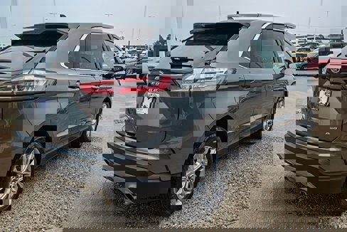 Used 2024 Ford Edge Titanium image 4