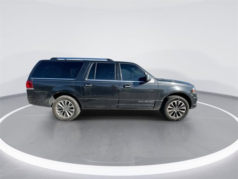 Used 2015 Lincoln Navigator L 4WD image 7