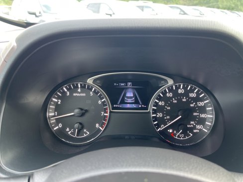Used 2020 Nissan Pathfinder SV image 41