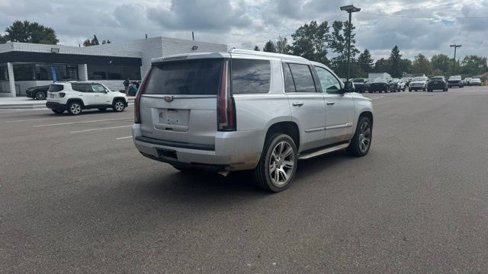 Used 2017 Cadillac Escalade Luxury image 6