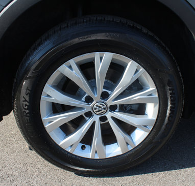 Used 2018 Volkswagen Tiguan S image 21