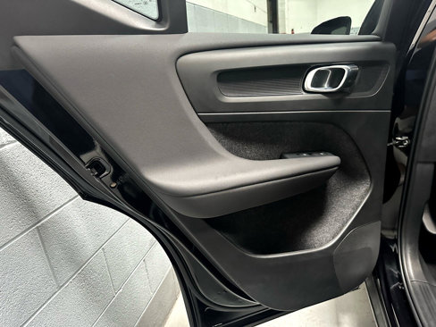 Used 2024 Volvo XC40 B5 Core w/ Climate Package image 13