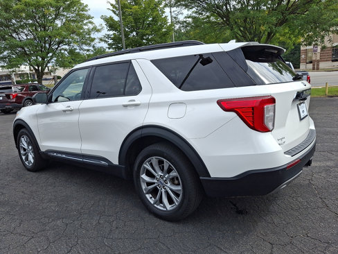 Used 2023 Ford Explorer XLT w/ Equipment Group 202A image 4