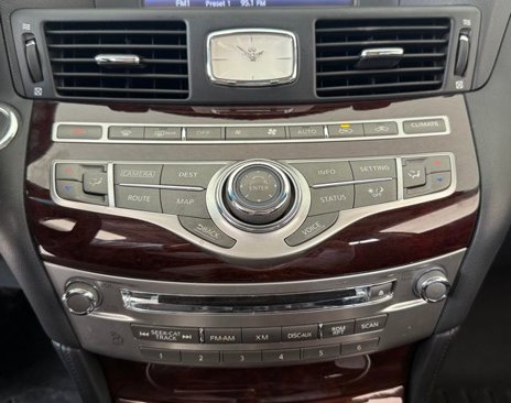 Used 2016 INFINITI Q70 L 3.7 w/ Technology Package image 10