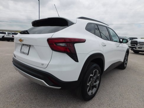 Certified 2025 Chevrolet Trax LT w/ Driver Confidence Package image 6