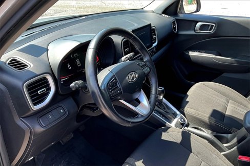 Used 2023 Hyundai Venue SEL w/ Cargo Package image 15