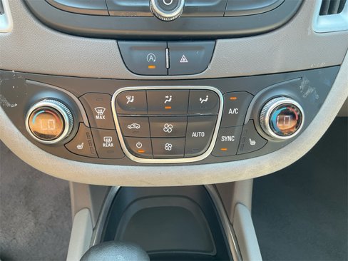Used 2024 Chevrolet Malibu LT image 21