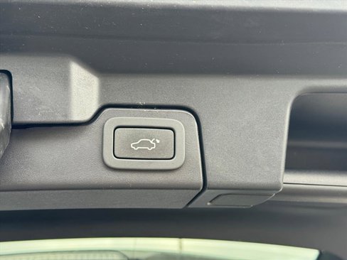 Used 2015 Land Rover Range Rover Evoque Pure Plus image 6