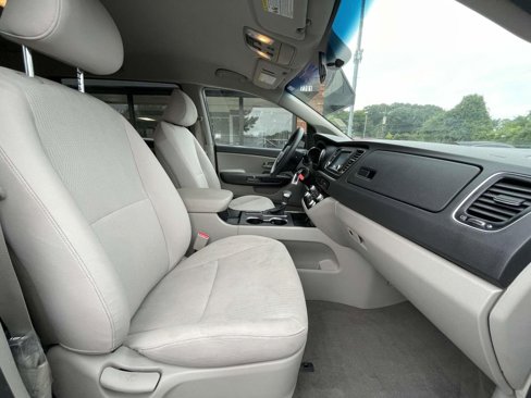 Used 2021 Kia Sedona LX image 15