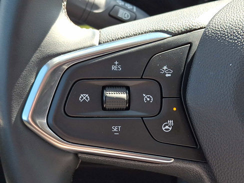 Certified 2025 Chevrolet Trax LT w/ LT Convenience Package image 20