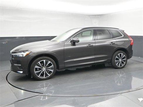 Used 2022 Volvo XC60 B5 Momentum w/ Climate Package image 4