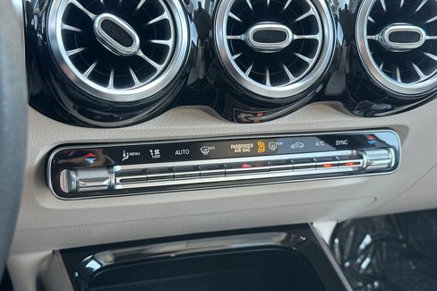 Certified 2021 Mercedes-Benz GLB 250 image 21