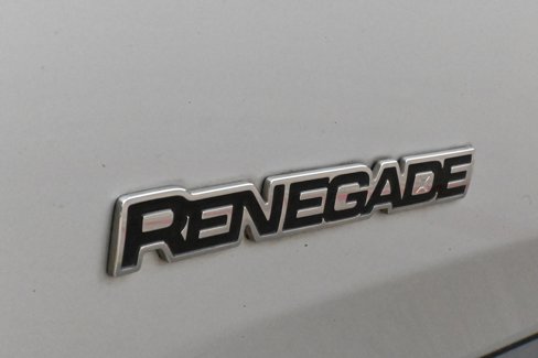 Used 2018 Jeep Renegade Latitude image 13