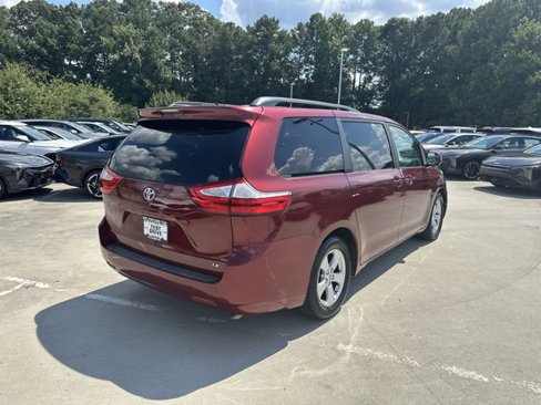 Used 2015 Toyota Sienna LE image 6