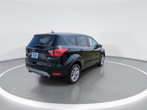 Used 2019 Ford Escape SE image 8