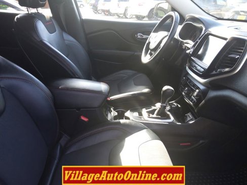 Used 2015 Jeep Cherokee Trailhawk w/ Comfort/Convenience Group image 28