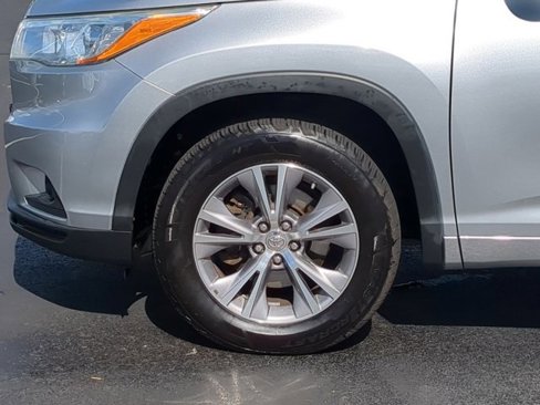 Used 2015 Toyota Highlander XLE image 11
