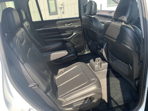Used 2023 Jeep Grand Cherokee L Limited w/ Luxury Tech Group II image 35
